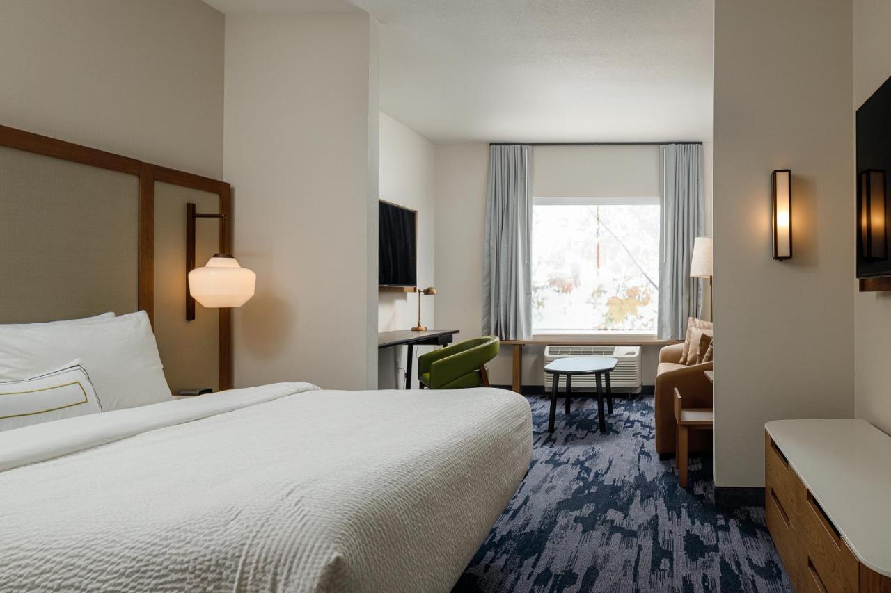 Fairfield Inn & Suites By Marriott Salina Exterior photo